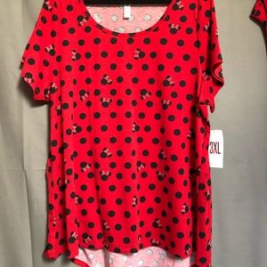 LuLaRoe Classic T top in 3x.